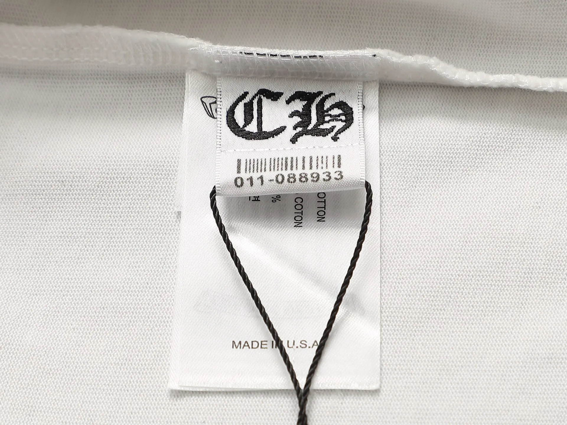 🅿️220 Chrome hearts ch Chrome hearts cross leather short-sleeved T-shirts. Large version. Loose and stylish. The difference is the low version, the slim version, the upper body and the crotch. 100% commitment: top quality, not fast food. The highest version on the market. Top quality, 320 grams. 26 custom-dyed double yarn cotton, same style for men and women, complete with three standards. Color: Black White Khaki Size: XS-L Size chart: